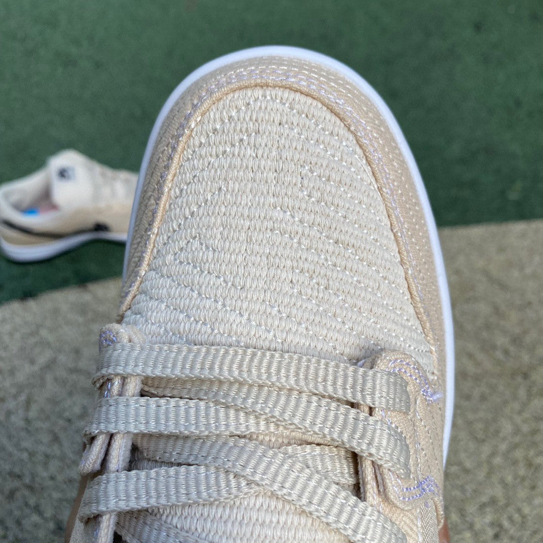 Nike Dunk Low „Albínó és Preto – Dzsúdzsucu”