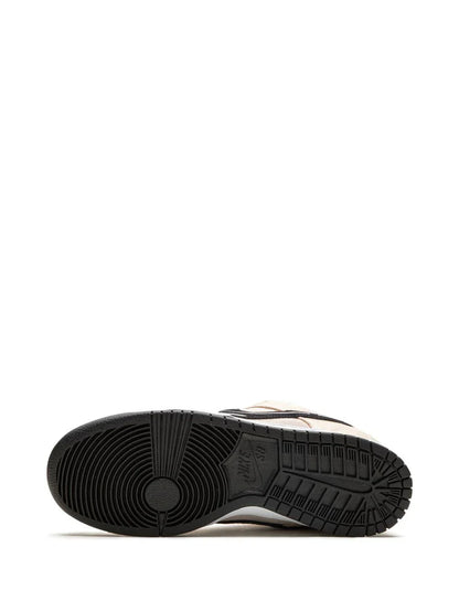 Nike Dunk Low „Albínó és Preto – Dzsúdzsucu”