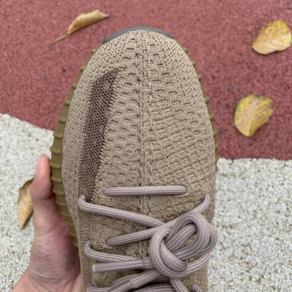 YEEZY BOOST 350 V2 "Ziemia"